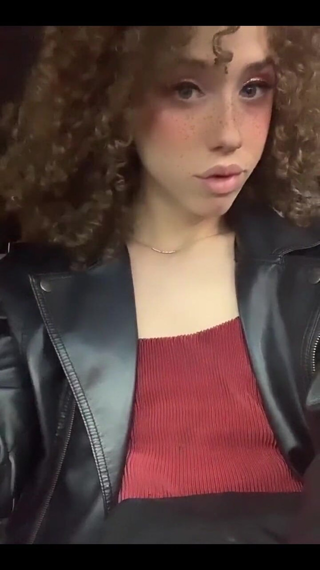 Somebody Pay for My Ffs (Tia Tizzianni Productions)