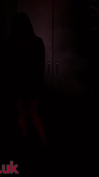 Student suger kuk vid Gloryhole