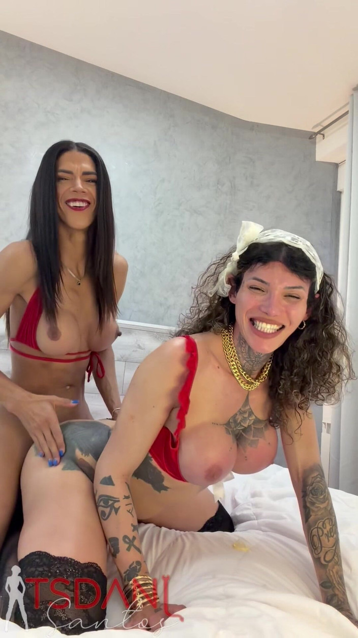 Tsdanisantos1: Sabrina Prezotte dan Daniela Santos pada Hari Valentine bermesra sebagai...