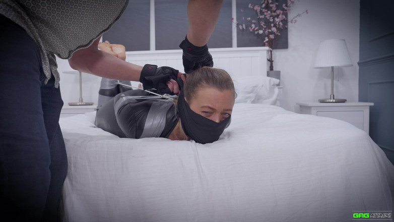 Gag Attack: ベス - キャットバーグキャッチ