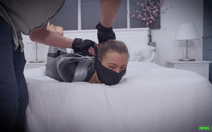 Gag Attack: Beth - Přistižena Catburglar