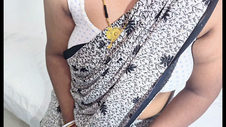 sweetpriya01: 나는 그녀가 내 아내라고 생각하면서 시어머나를 따먹었어.