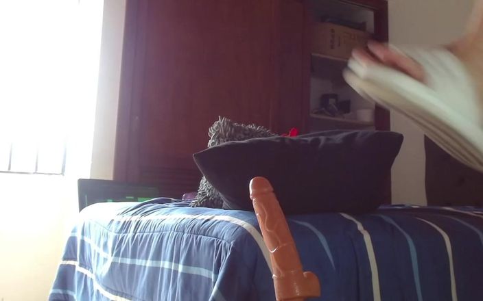 Icyhot707: Ich stecke einen sehr großen dildo in meinen schönen arsch
