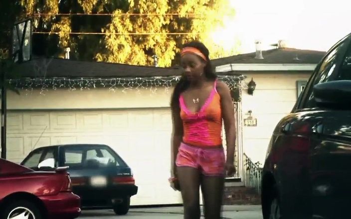 Ebony Goddess LTG: Mulheres negras ninfomaníacas querem ser fodidas # 9 - vídeos mais quentes