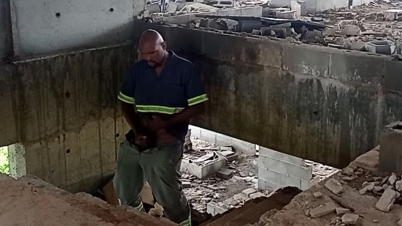 TheBlacKHunterr: Masturbarea în construcții