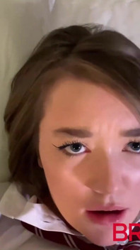 POV - je neukt en creampie Britse 18-jarige in uniform