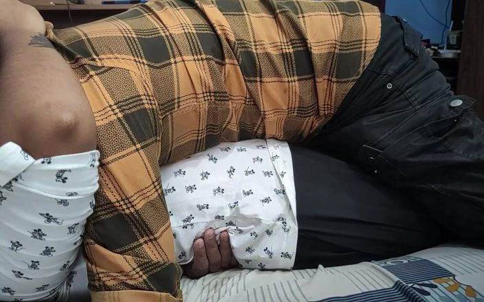 Vaishnavysharunraj: Üvey kız kardeşle yatak odasında uzun dudak kilidi