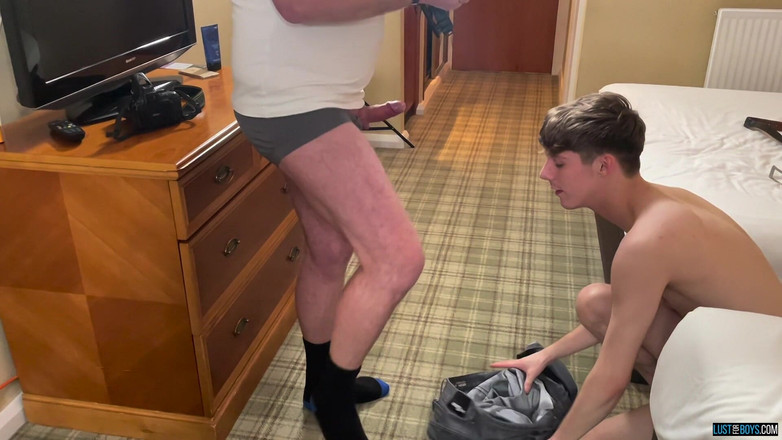 Lust for boys: Terdesak untuk gangbang bahagian 1