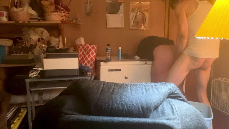 KITTYBOOBOOFUXX: Sledujte, Jak Jsem Vymrdaná Ve Sklepě V Horní Části Mrazničky