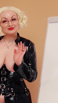 Seksi ateşli lezbiyen derleme videosu: tombul kızların sert lateks sikişi