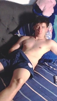 服を脱いで熱く自分を触る