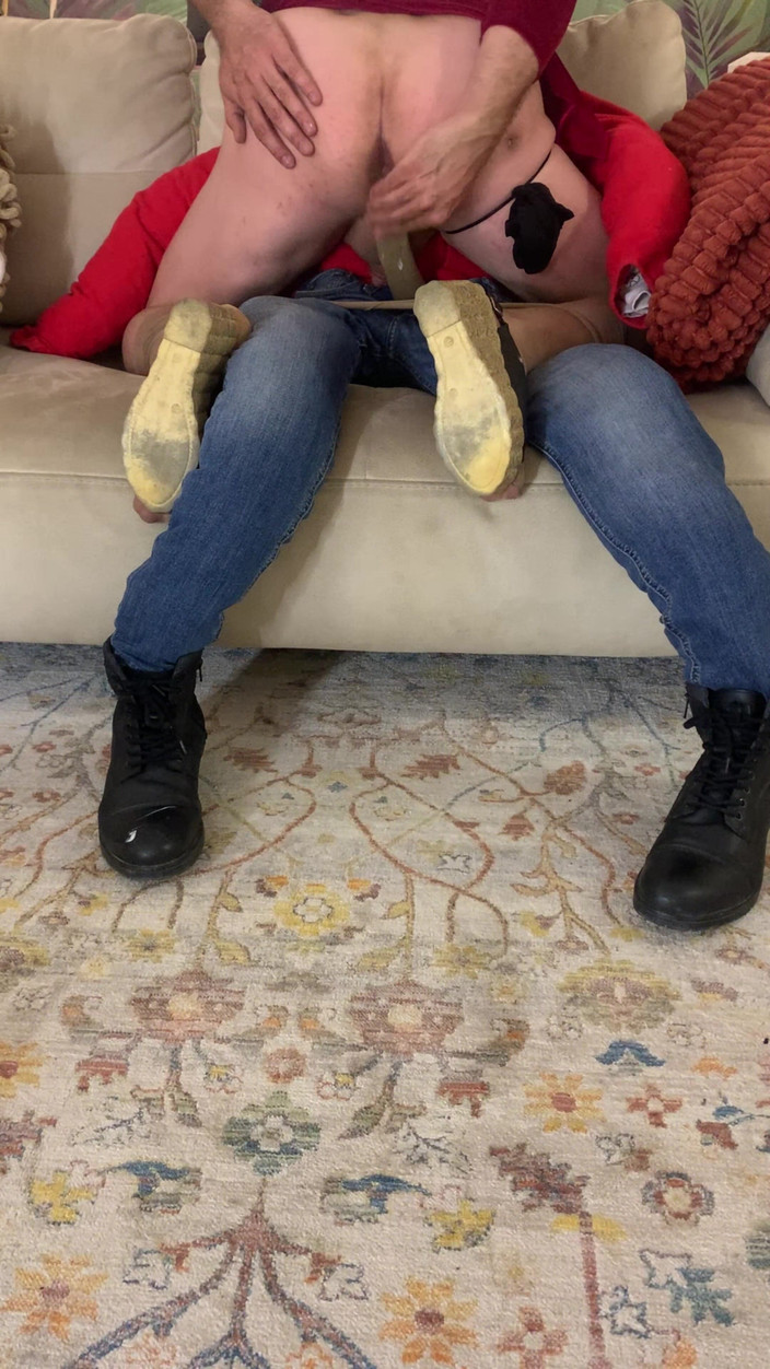 cd_aysemmm: La primera experiencia sexual de mi hijastro