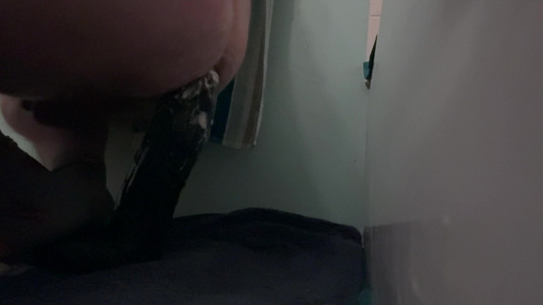 Charlieboy69: Training mit meinem neuen 20-zoll-dildo