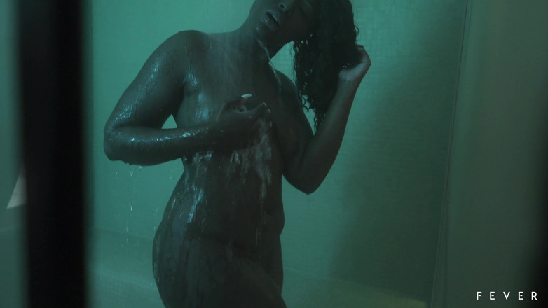 Fever Films: 호텔 화장실에서 자위하는 맛있는 흑누나