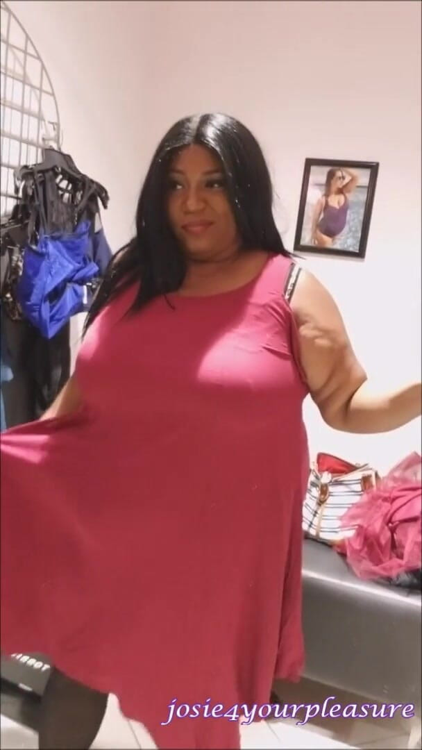 Josie4yourpleasure: İri güzel kadın ateşli soyunma odası mastürbasyonu hd