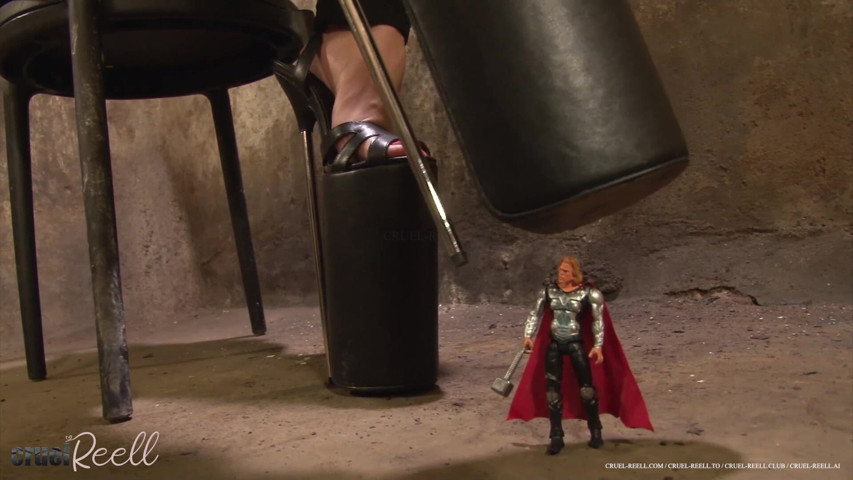 Giantess Trampling with High Heels (Cirque de Reell)