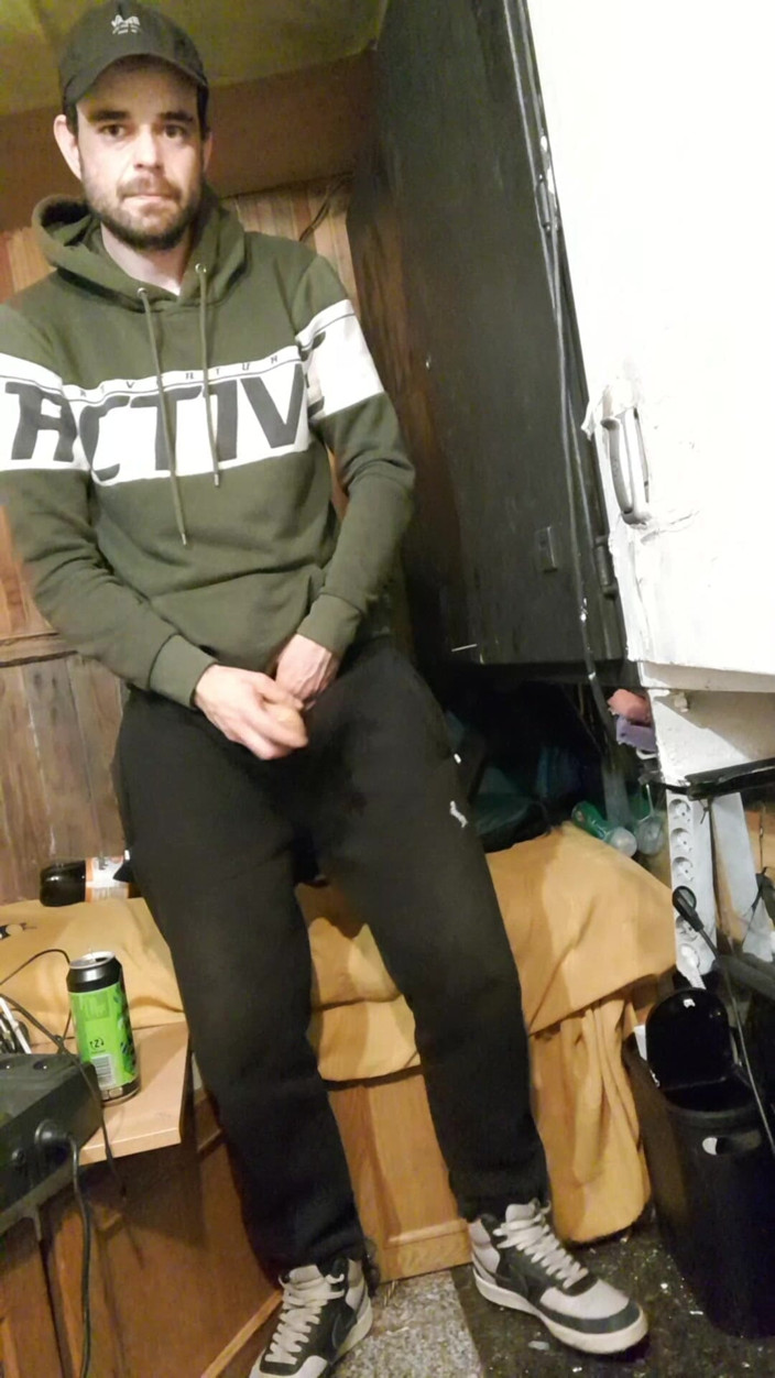 jerkofflover: Je Me Masturbe Et Je Me Regarde