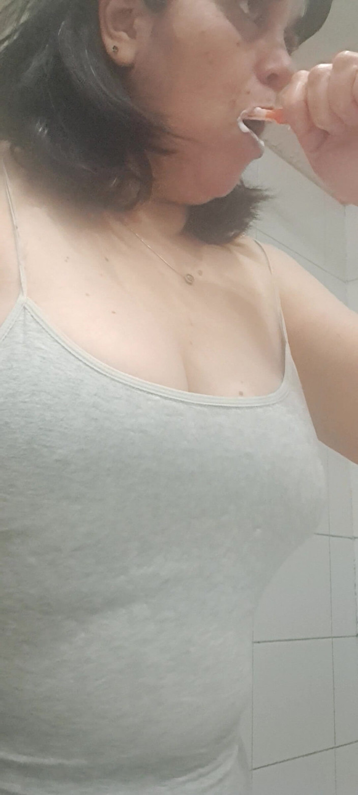 Mommy big hairy pussy: Pasta Di Mulut