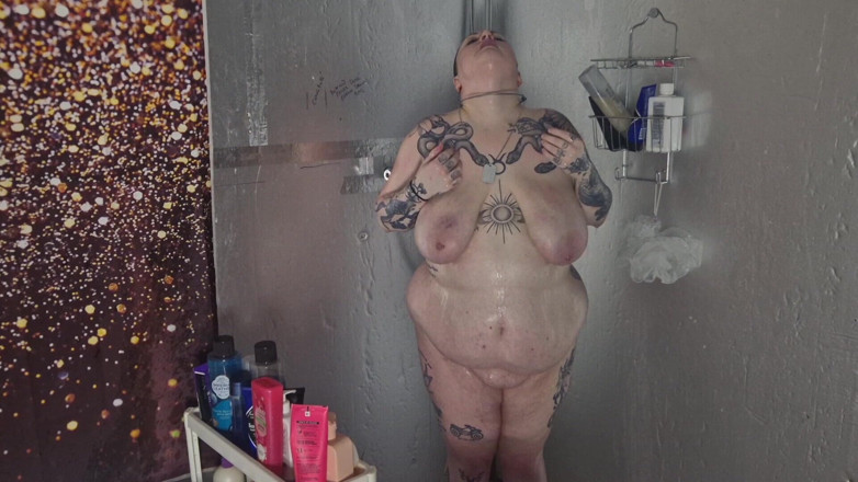 Bambi_beauty1: Bambi Gets Clean