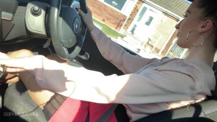 SophiaSmithUK: No seatbelt