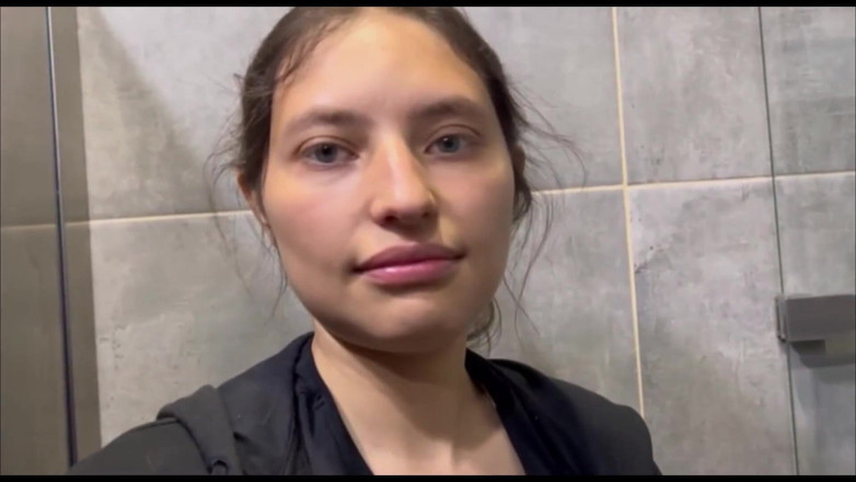 scarlettandc: Moje kamarádka z posilovny mě vyzývá, abych měla sex v...