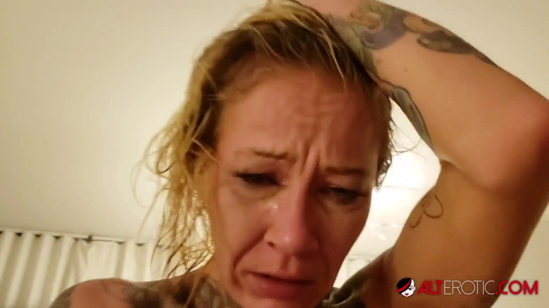 Alt Erotic: Inked up hottie Amanda Doll gets ass fucked