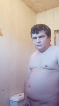 Snažil jsem se napít moč, ale nešlo to dost silně do pusy.