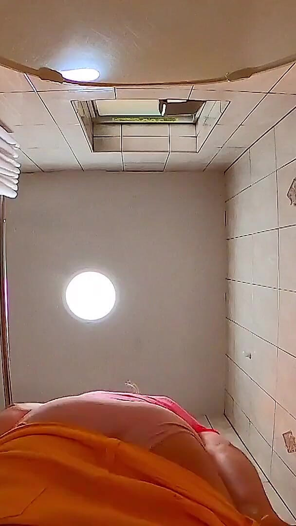 BIKINI-POPS: Emily Pissing Farting