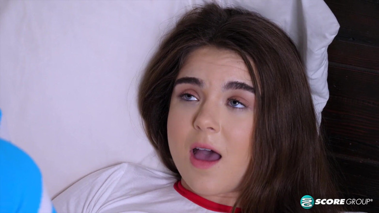 18eighteen: Skarpetki nasączone spermą z Megan Marks