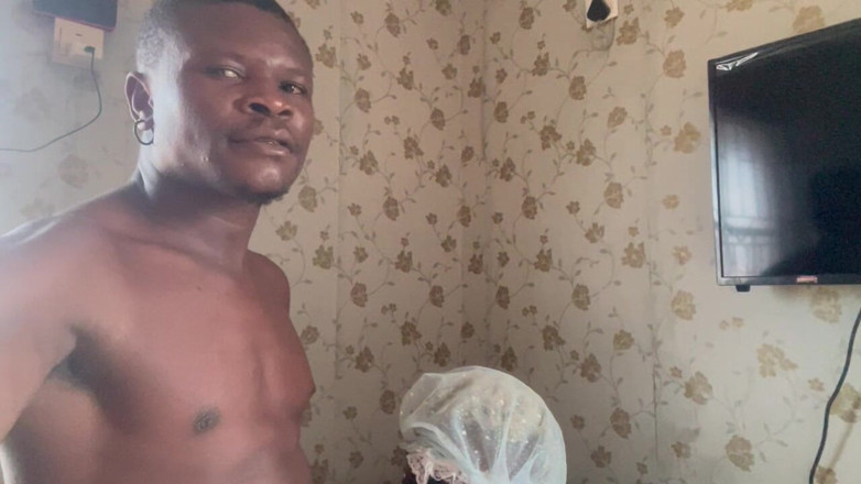 Sex naija 1: ¡Por favor, follame antes de que tu novia se levante!