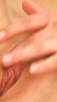 Szarpanie dziewczyn scena 3_hot blondynka uwielbia wstawiania swojego nowego dildo do jej cipki