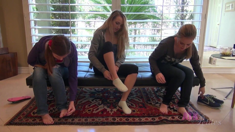 ATK Fans (Lesbians): Întâlnire virtuală cu Lara Brookes, Jessie Parker și Carmen Callaway partea 1