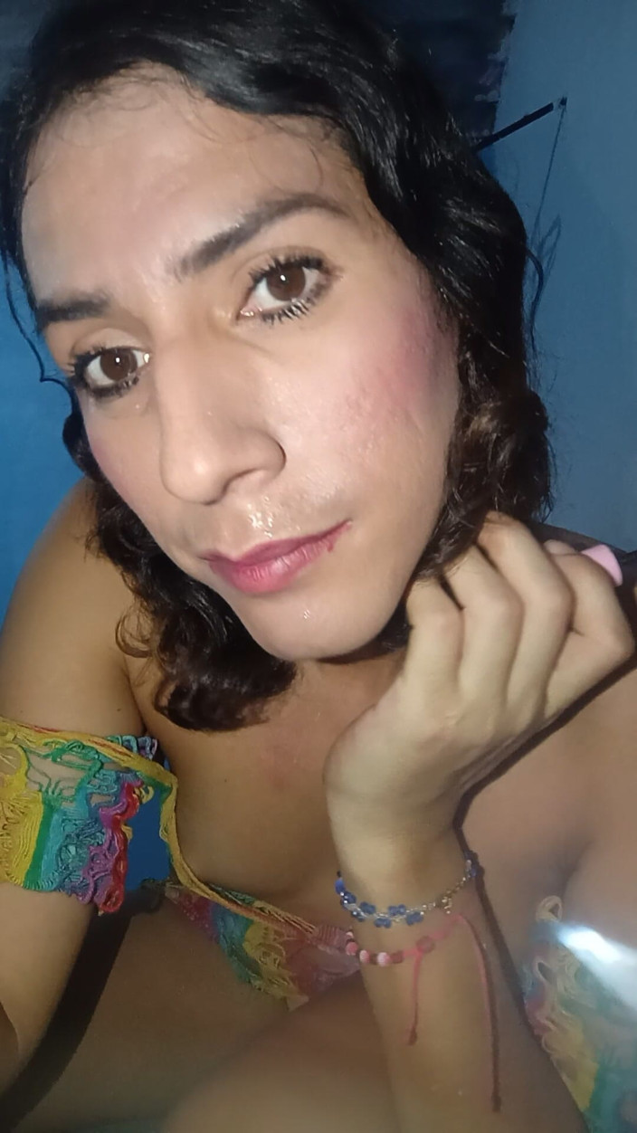 Femboy from Colombia: Süßes und sexuelles Make-up für alle