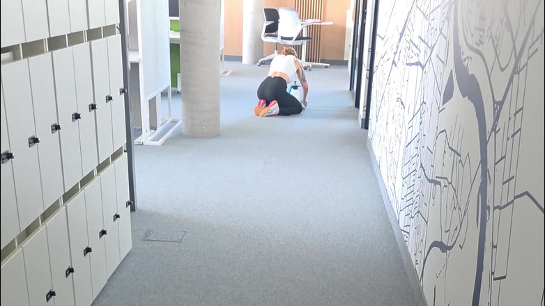 LuTosT: Saya bertemu dengannya semasa dia membersihkan pejabat, saya membawanya pulang...