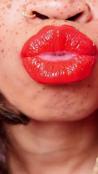 Sexy Red Kisses