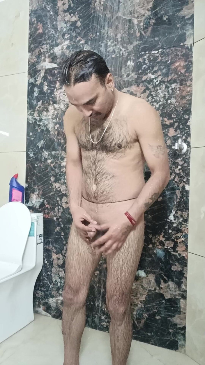 Rajasthani-old-lover: Indian Desi Man Enjoy Shower and Sucking