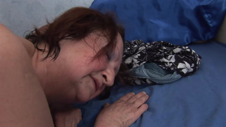 Mature Climax - 100% Mature Videos: Грудаста гілфа смокче і катається на жорсткому члені