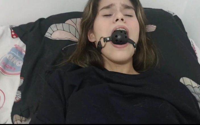 Natasxha: How Delicious My Stepbrother Fucks Me in Our Parents' Room.