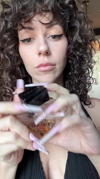 Парфюмерная бутылка ASMR