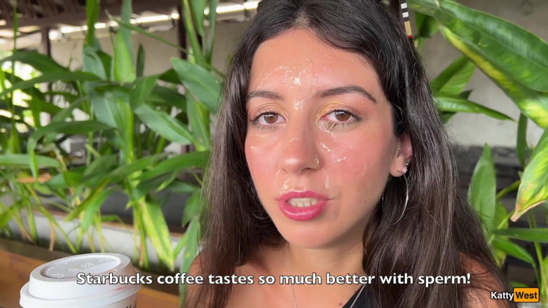 Katty West: Cumwalk déjanté chez Starbucks - pipe dans des toilettes publiques, boire...