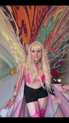 Suzy Wylde: Milf dançando!