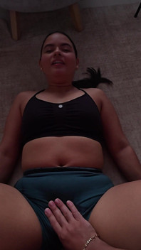 Una Lezione Di Yoga Che Non Dimenticherò Mai! Rompe Il Spandex E Accidentalmente Infila Il Suo Cazzo Dentro!
