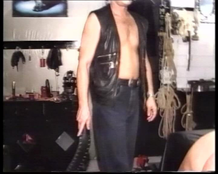 Deutsche Damen: Watch This Fetish BDSM Session with German MILF