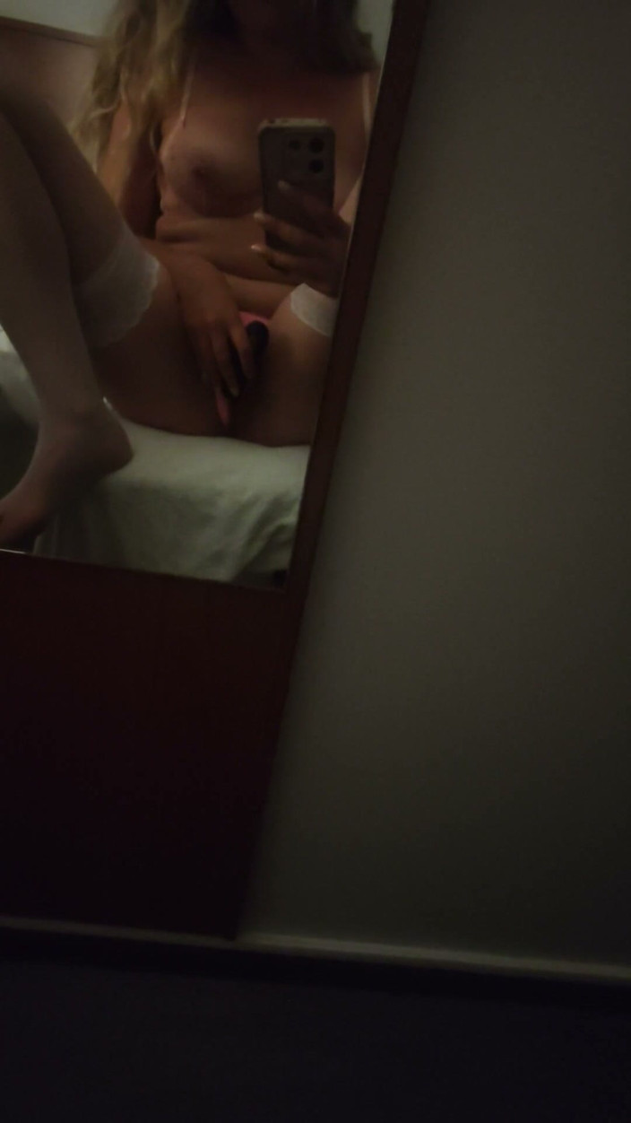 JoCeyLN: Masturbation in Front of the Mirror