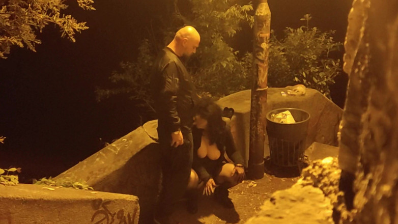 Toilet Mommy: Blowjob luar Jerman amatur