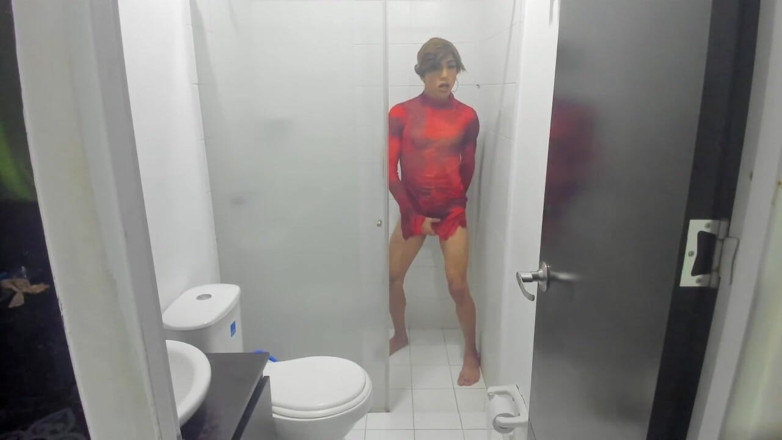 Gigi Prince: Colombian Femboy Juicy Ass Twerk with Dildo in the Shower