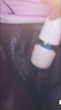 Coño Negro Y Vibrador Juegan En Primer Plano!!