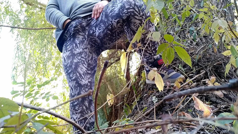 Elena: Curvy MILF with big belly and huge ass in leggings...
