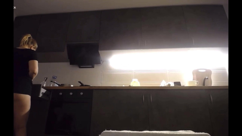 JuiceLussie: Cooking and Masturbate on the Kitchen