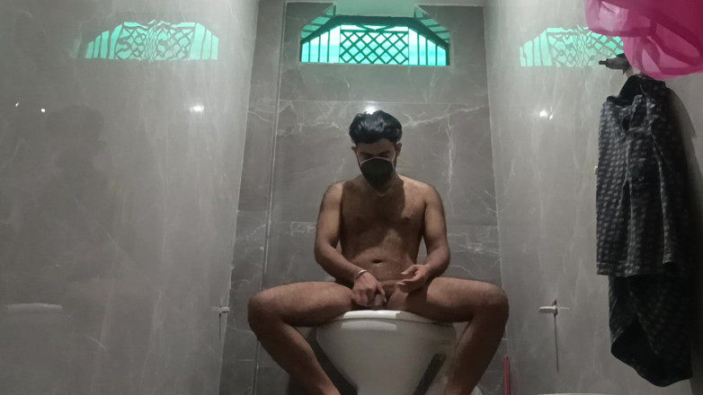 Sansuindia: Devar อินเดียเต้นแก้ผ้าในห้องน้ํา